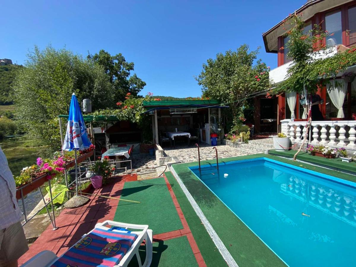 Villa Dino Kulen Vakuf Exterior foto