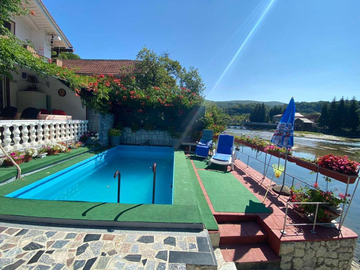 Villa Dino Kulen Vakuf Exterior foto