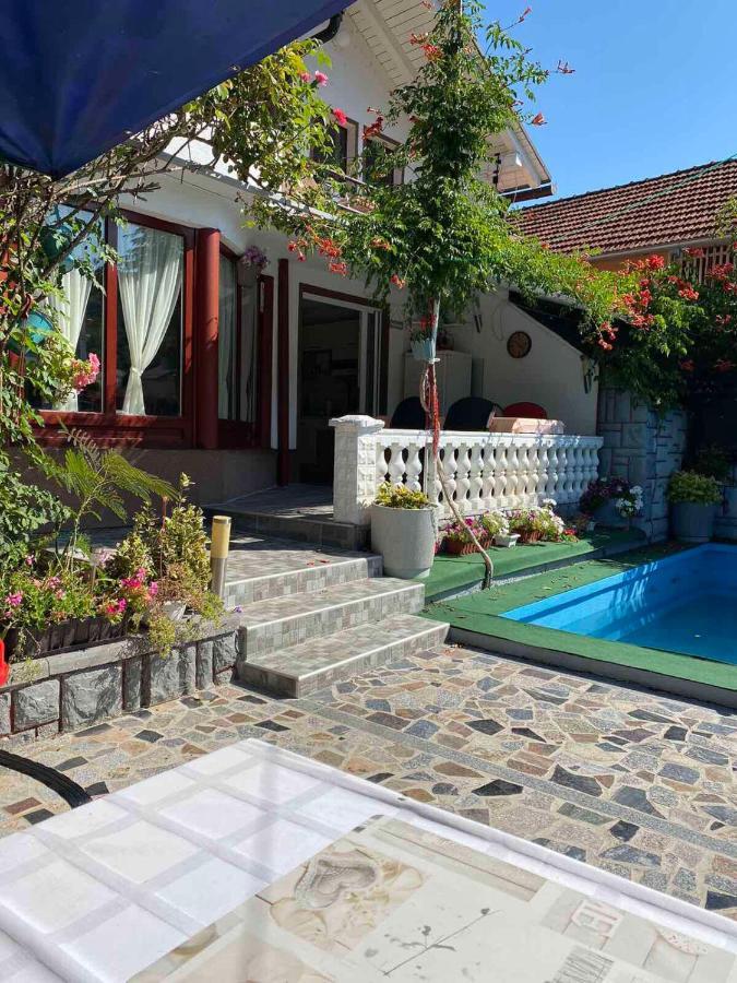 Villa Dino Kulen Vakuf Exterior foto