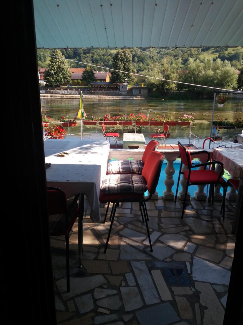 Villa Dino Kulen Vakuf Exterior foto
