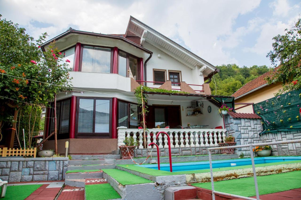 Villa Dino Kulen Vakuf Exterior foto