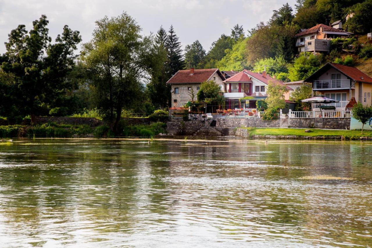 Villa Dino Kulen Vakuf Exterior foto